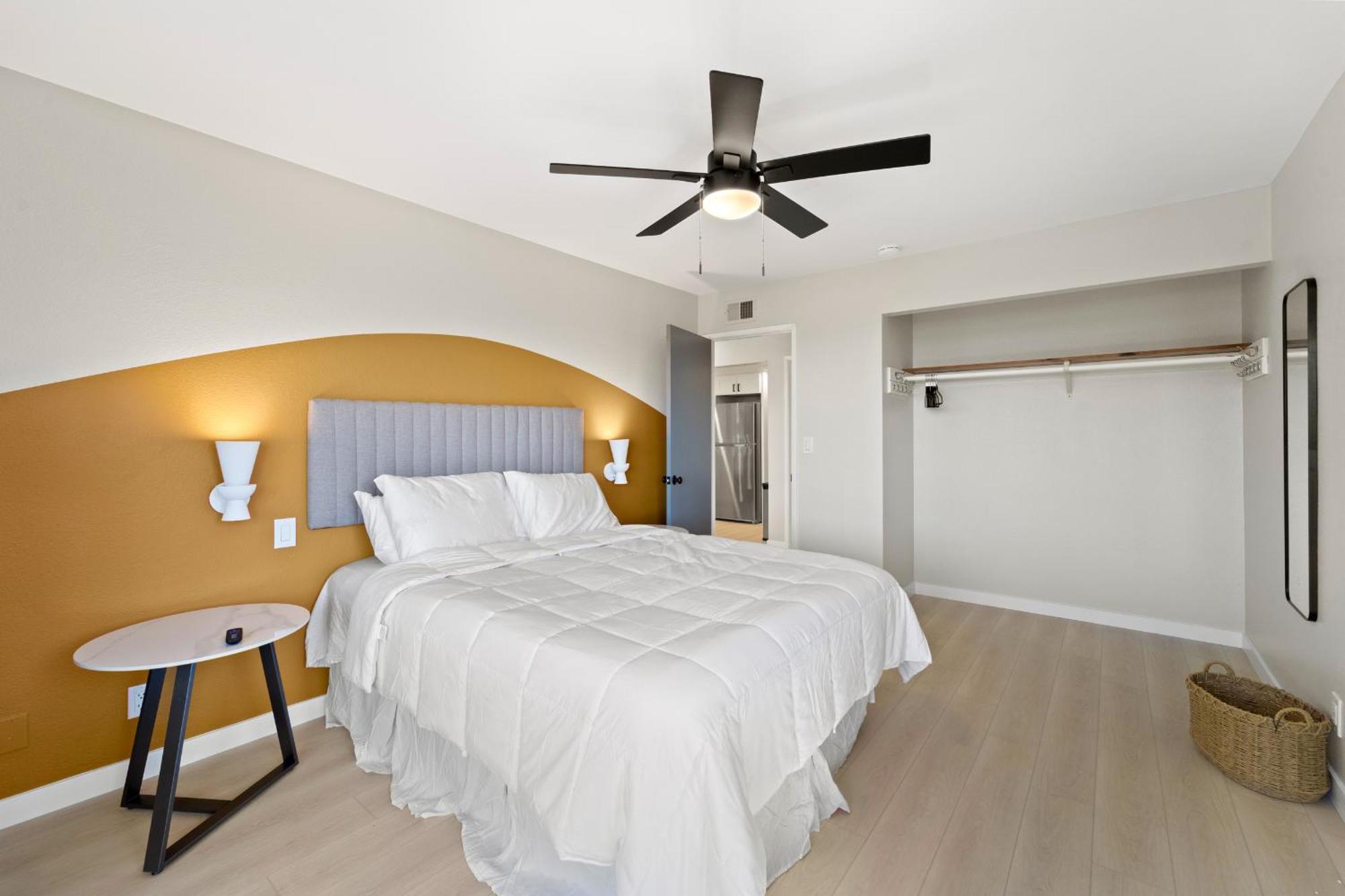 Stylish & Bright 5 Star Location Ocean View Queen Beds