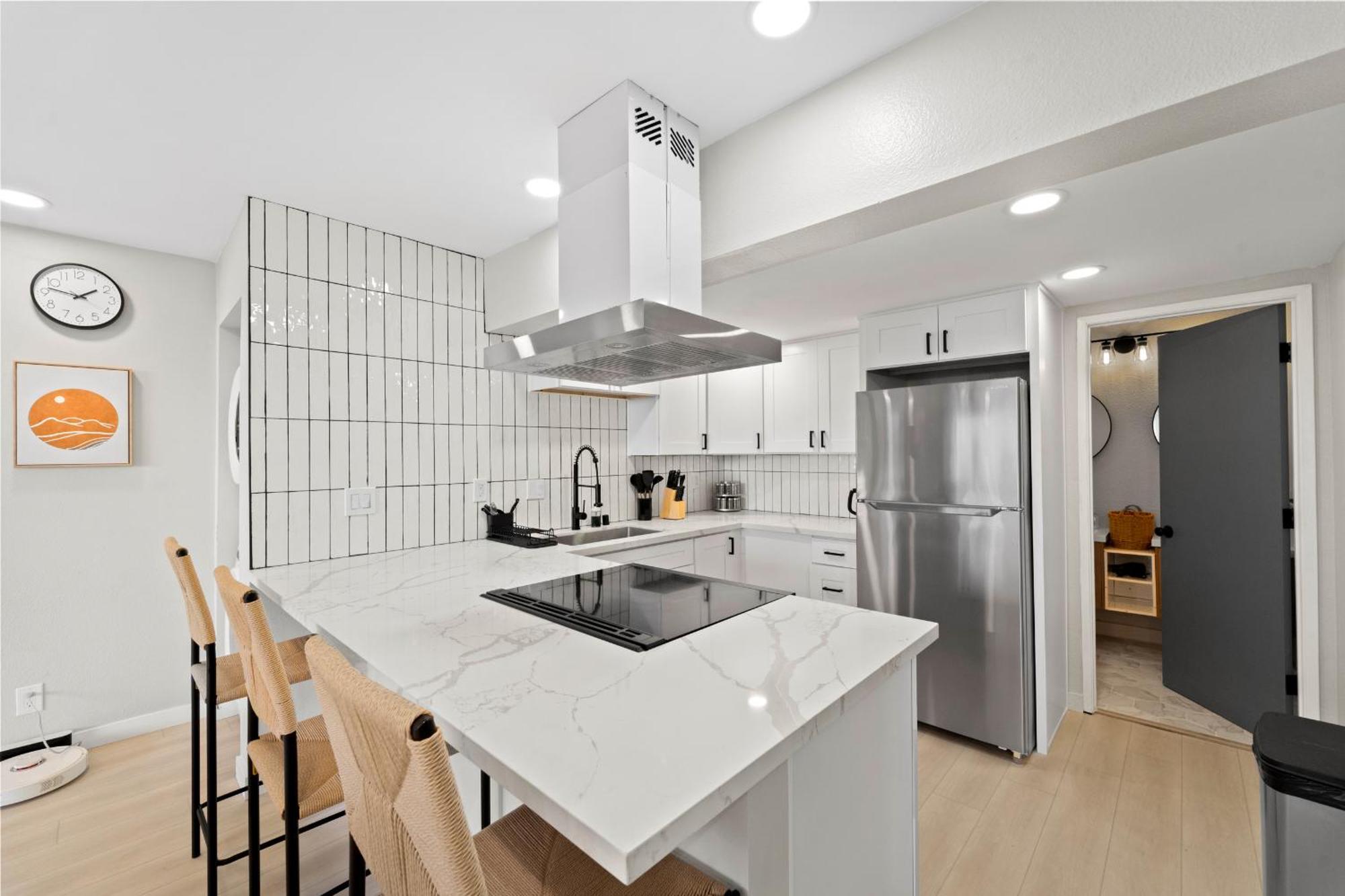 Apartment Stylish & Bright 5 Star Location Ocean View Queen Beds *
